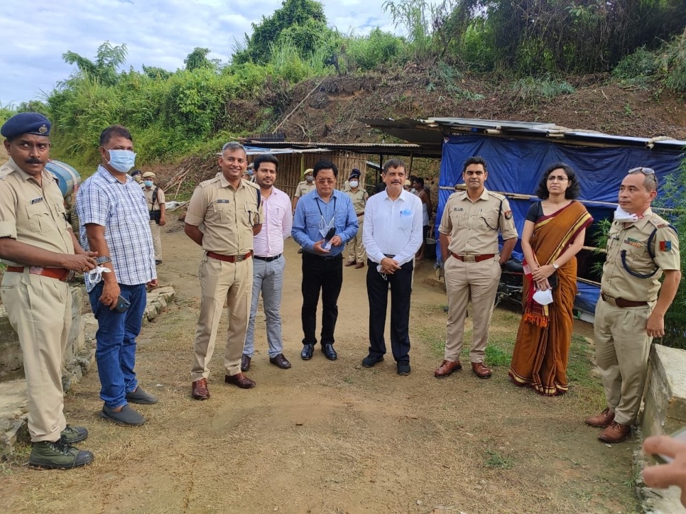 District administration and police of Mokokchung district and Jorhat district at Aosenden village. (Photo Courtesy: Mokokchung DC)